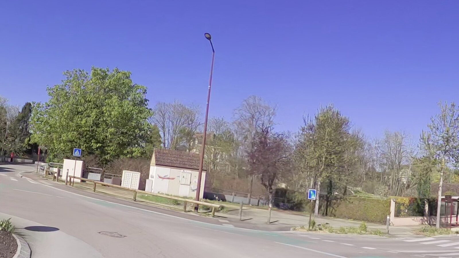 Vue de rue à Saint-Julien-les-Villas