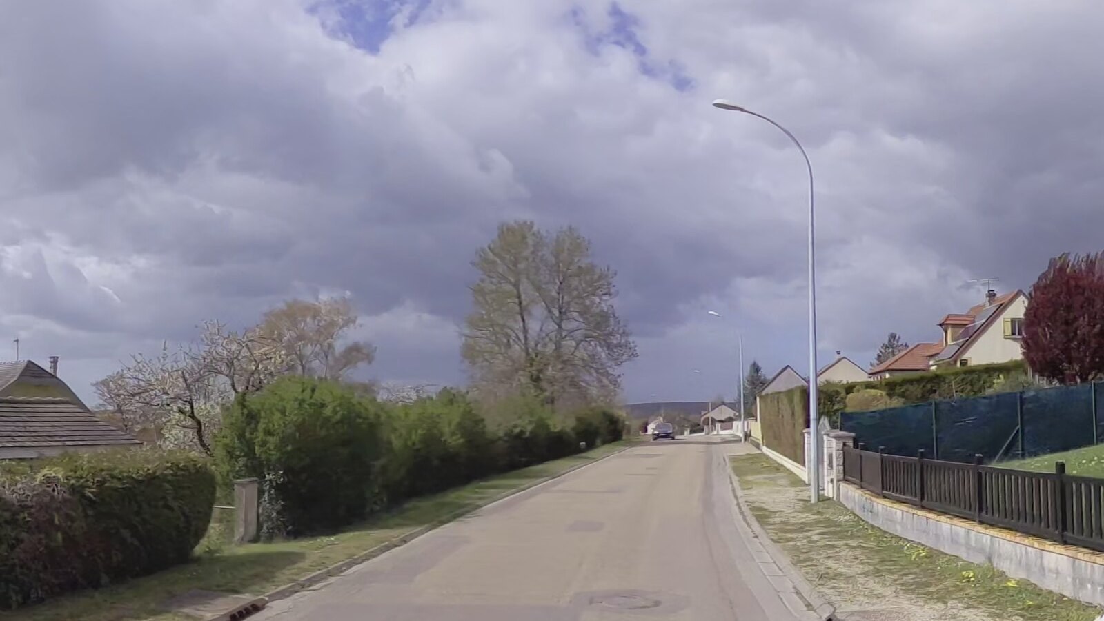 Vue de rue à Aix-Villemaur-Pâlis — mars 2026