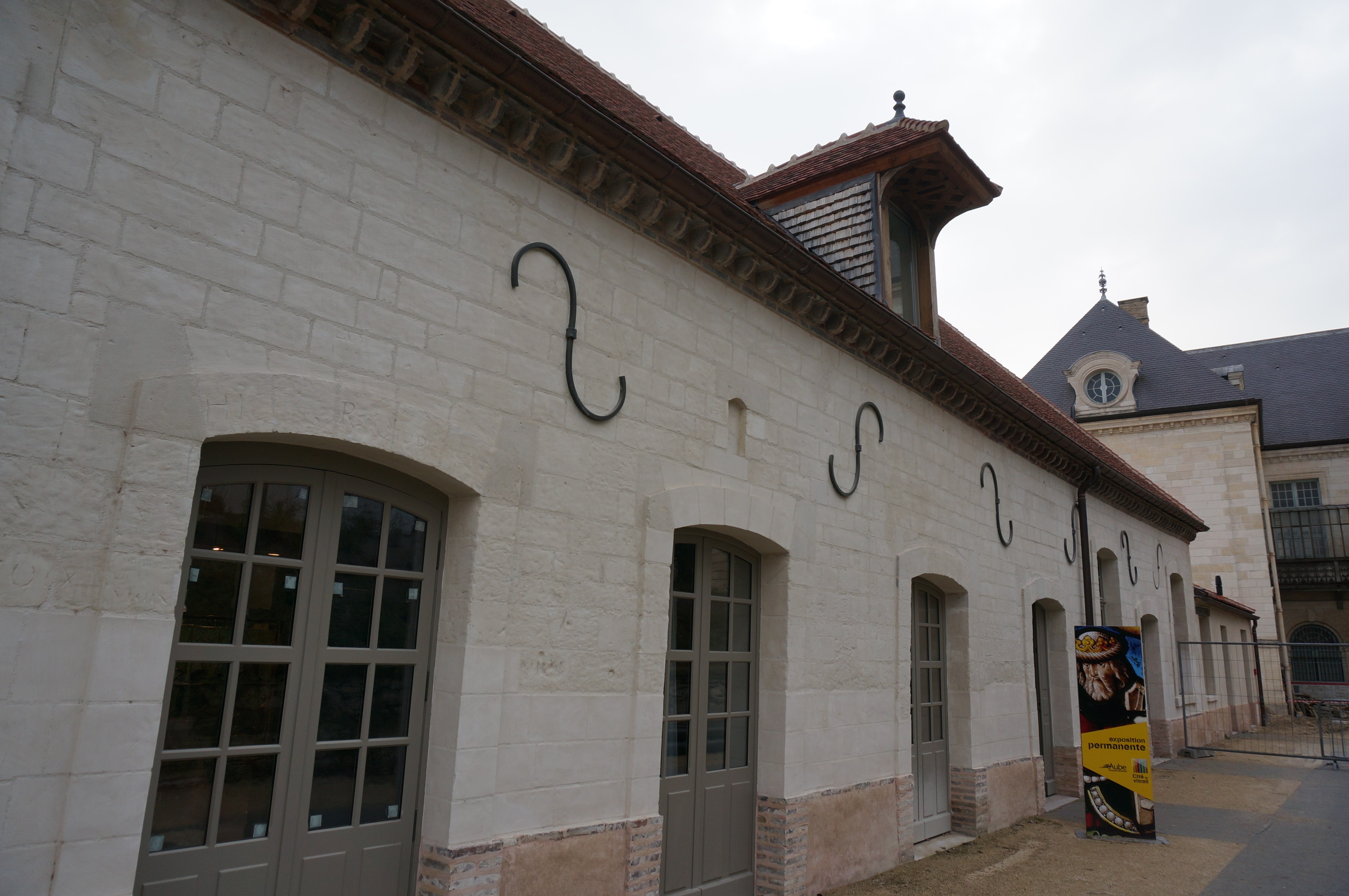 Porte d'entrée de la Cité du vitrail, Hôtel-Dieu-le-Comte, Troyes.