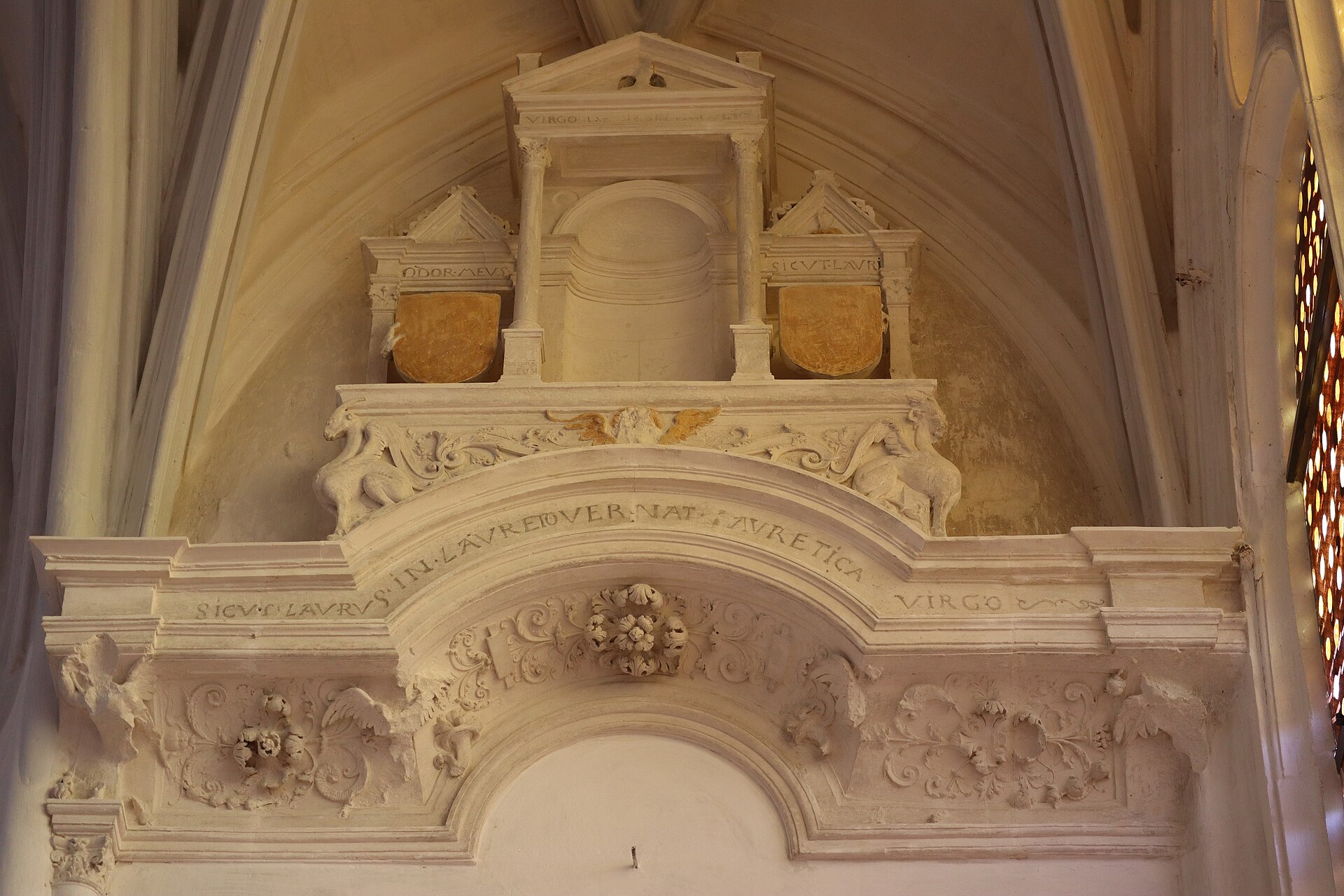 Intérieur de l'église Saint-Pierre-ès-Liens à Ervy-le-Châtel (Aube)
