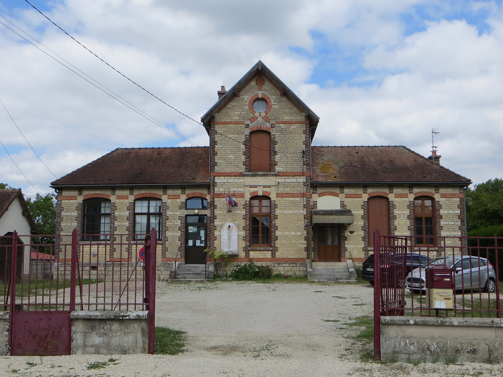 Machy − Mairie