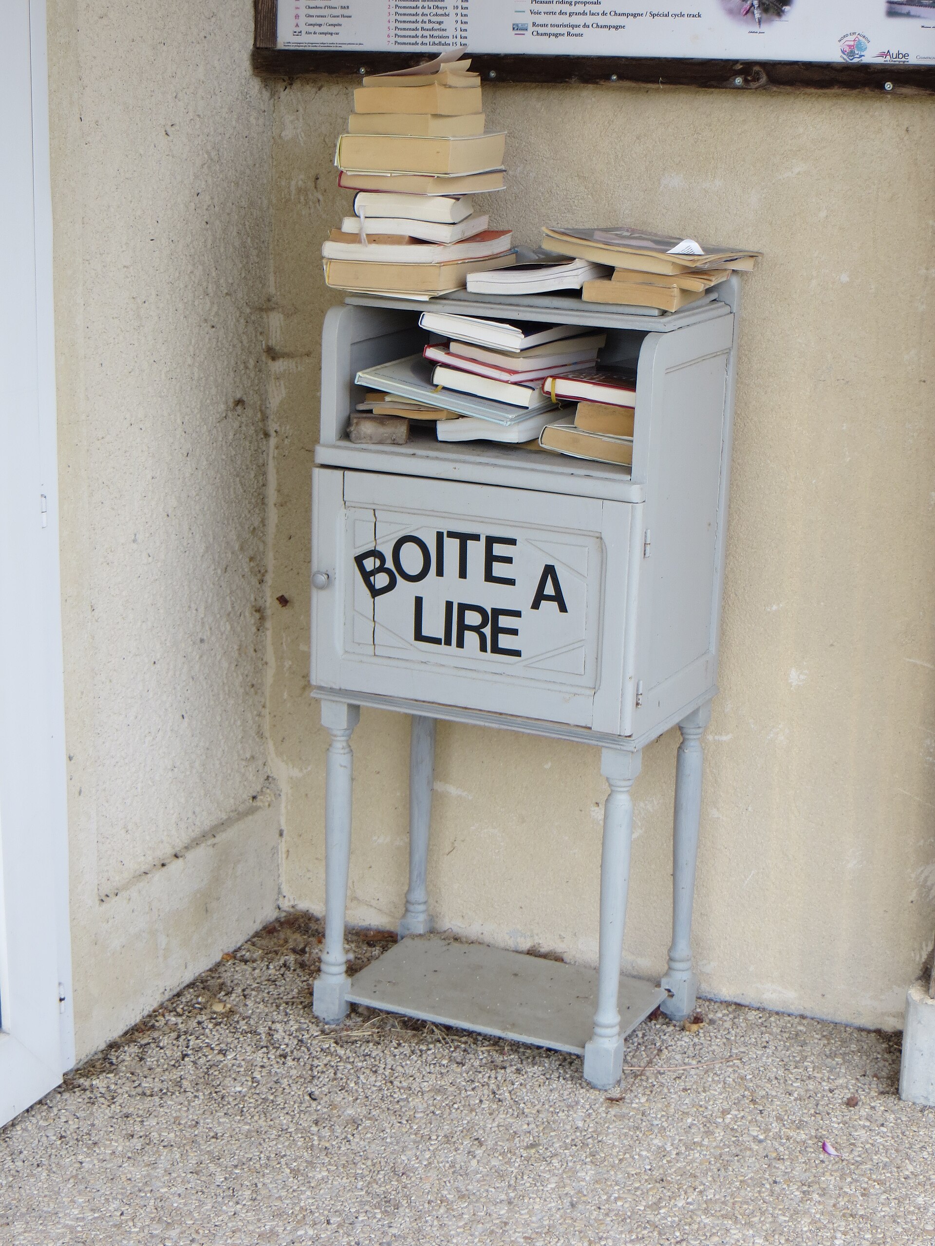 Magnicourt − Boîte à livres