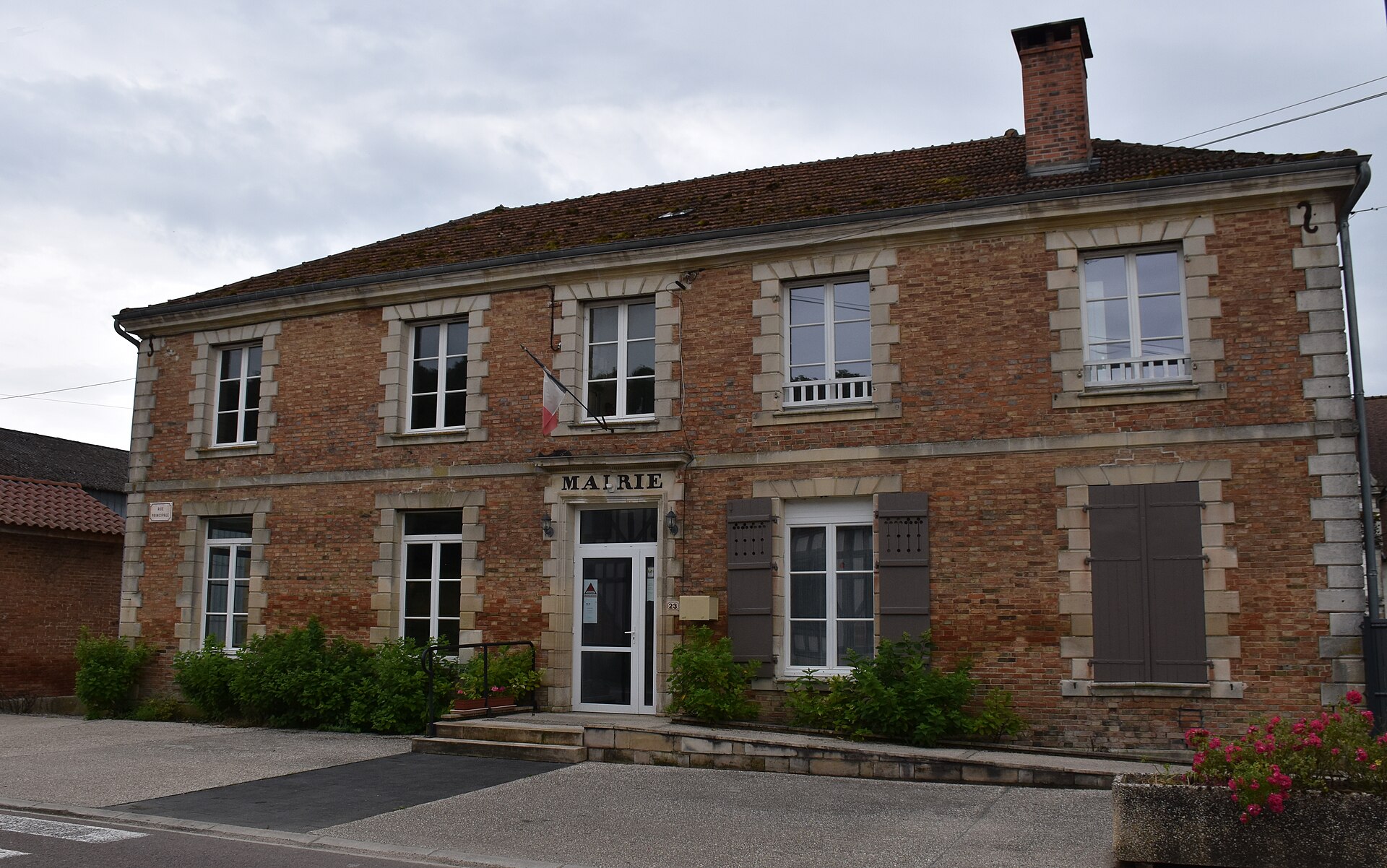 Montmorency-Beaufort, La mairie