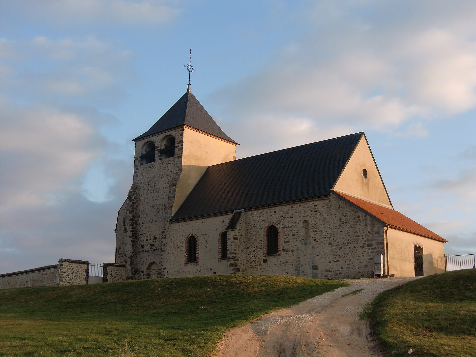 Saint-Hilaire-sous-Romilly église1