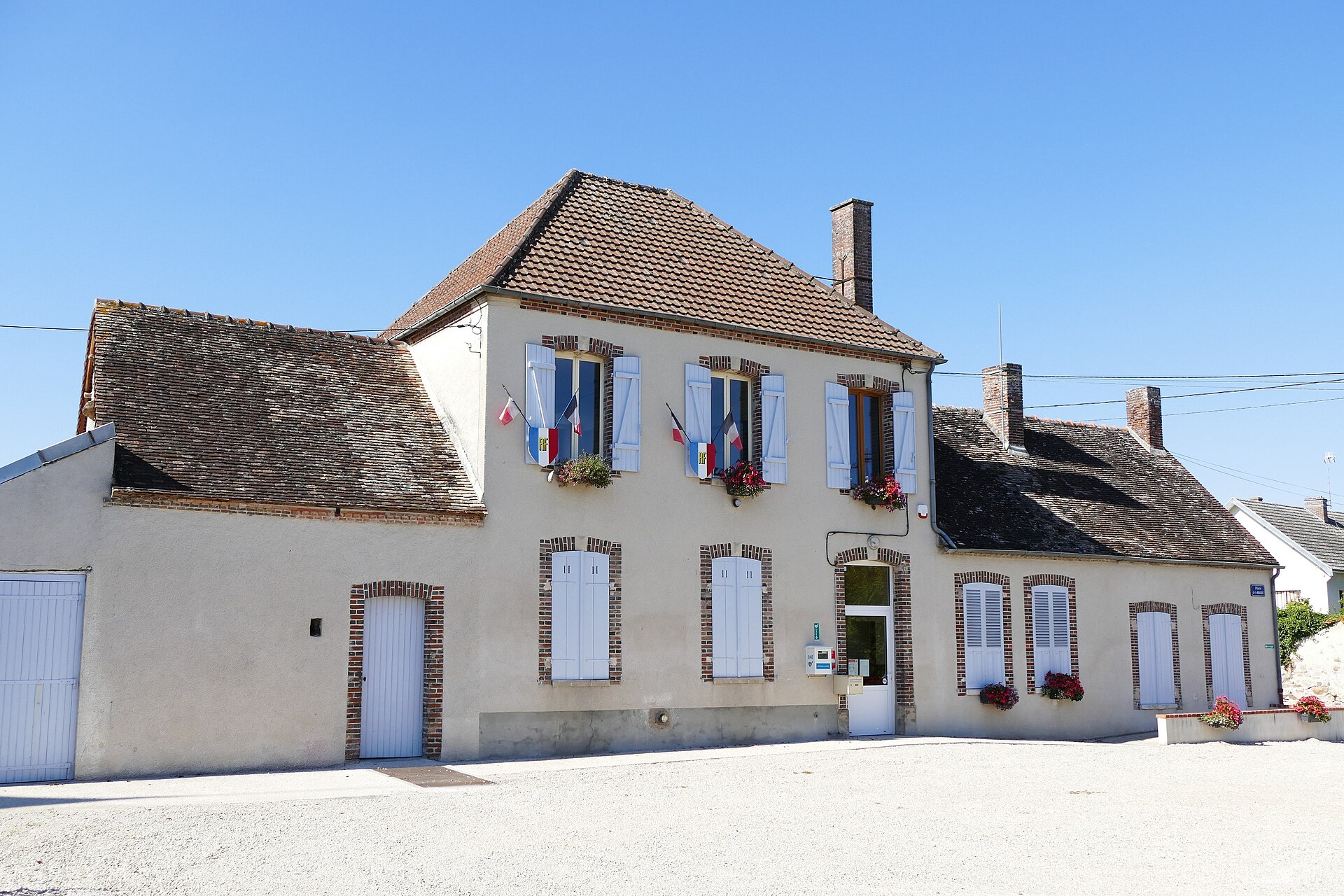 Saint-Loup-de-Buffigny, Mairie